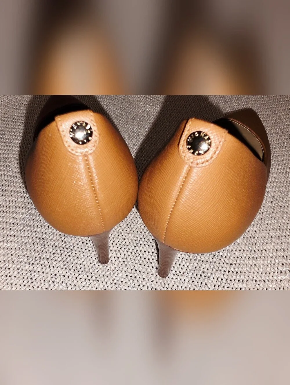 NEW Michael Kors Camel Brown Saffiano Leather Pumps – Size 8